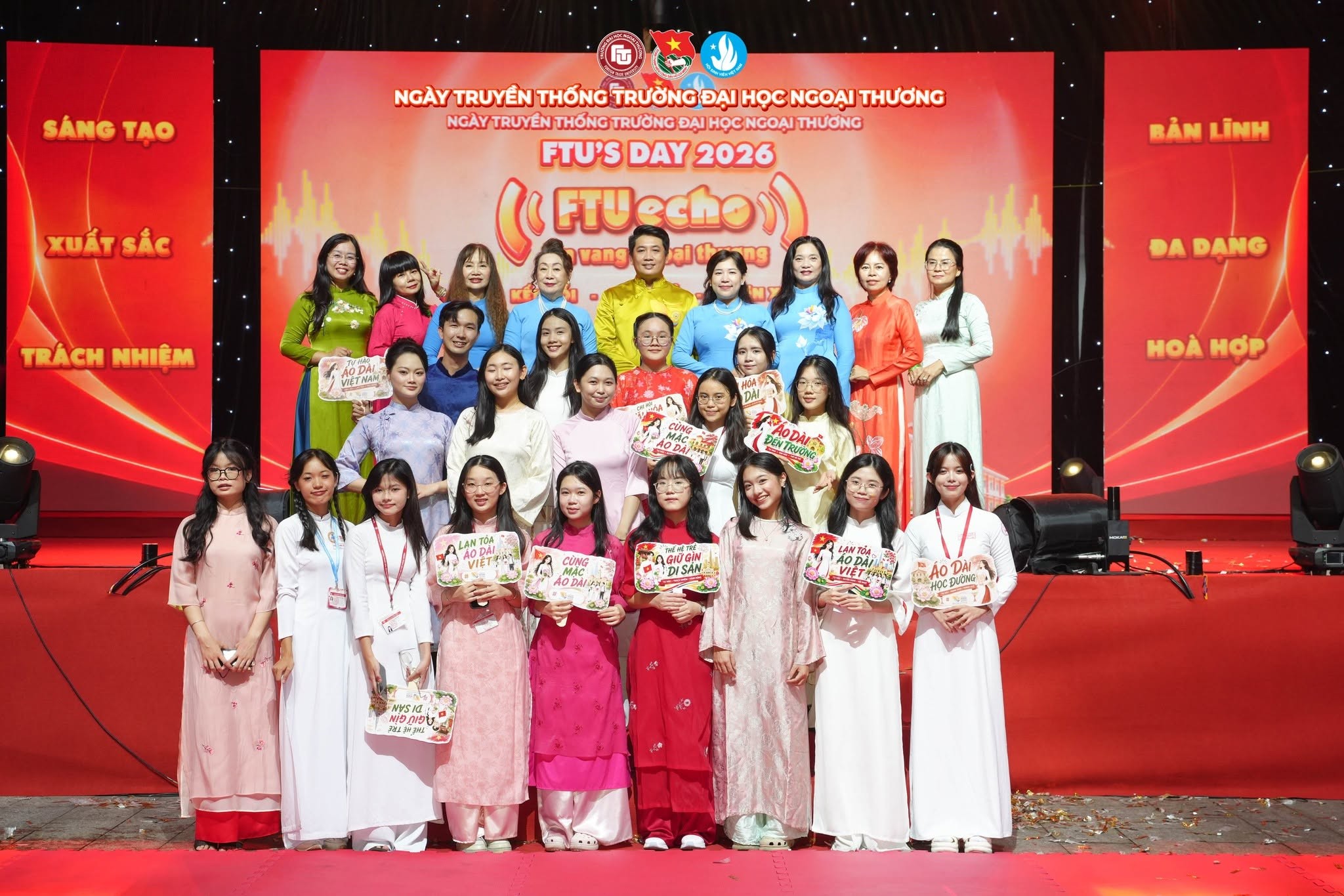 Nội dung ch&uacute; th&iacute;ch ảnh