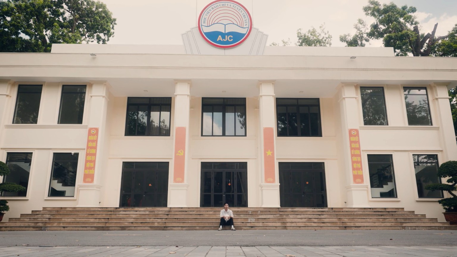 MV 'Mộng' kể chuyện rung động đầu đời qua những thước phim học đường - Ảnh 4.