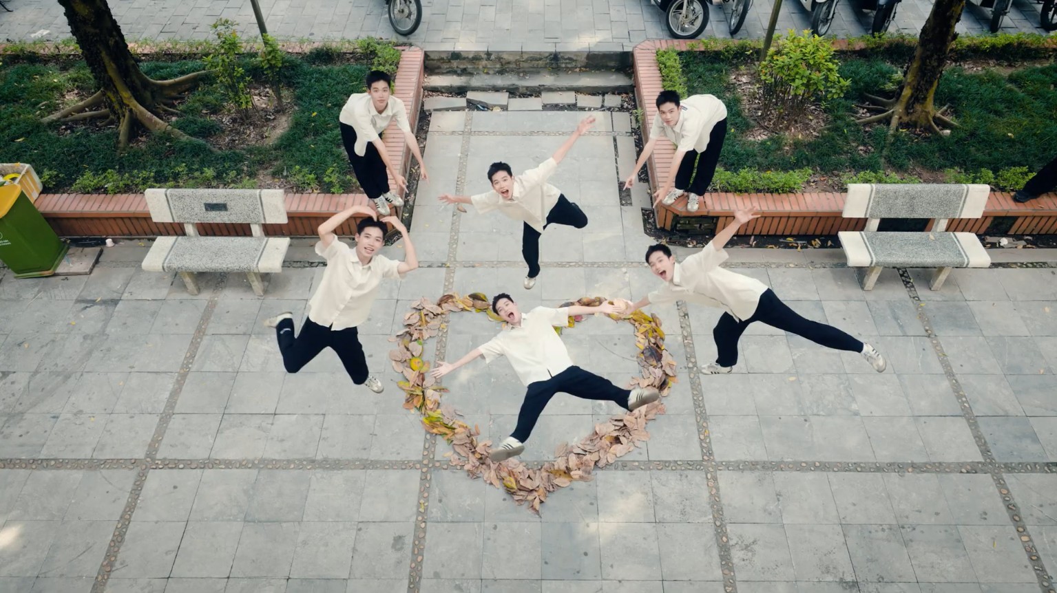 MV 'Mộng' kể chuyện rung động đầu đời qua những thước phim học đường - Ảnh 2.
