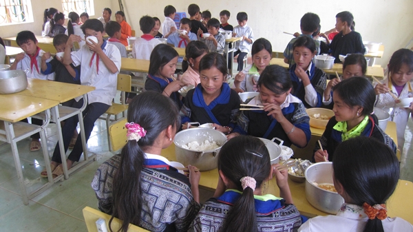 Trường phổ thông dân tộc bán trú THCS Chế Cu Nha rộn ràng vào năm học mới- Ảnh 7.