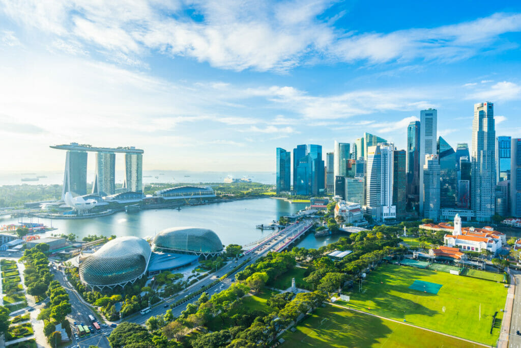 https://thanhnienviet.mediacdn.vn/wp-content/uploads/2023/03/beautiful-architecture-building-exterior-cityscape-2022-12-16-04-03-51-utc-1024x683.jpg