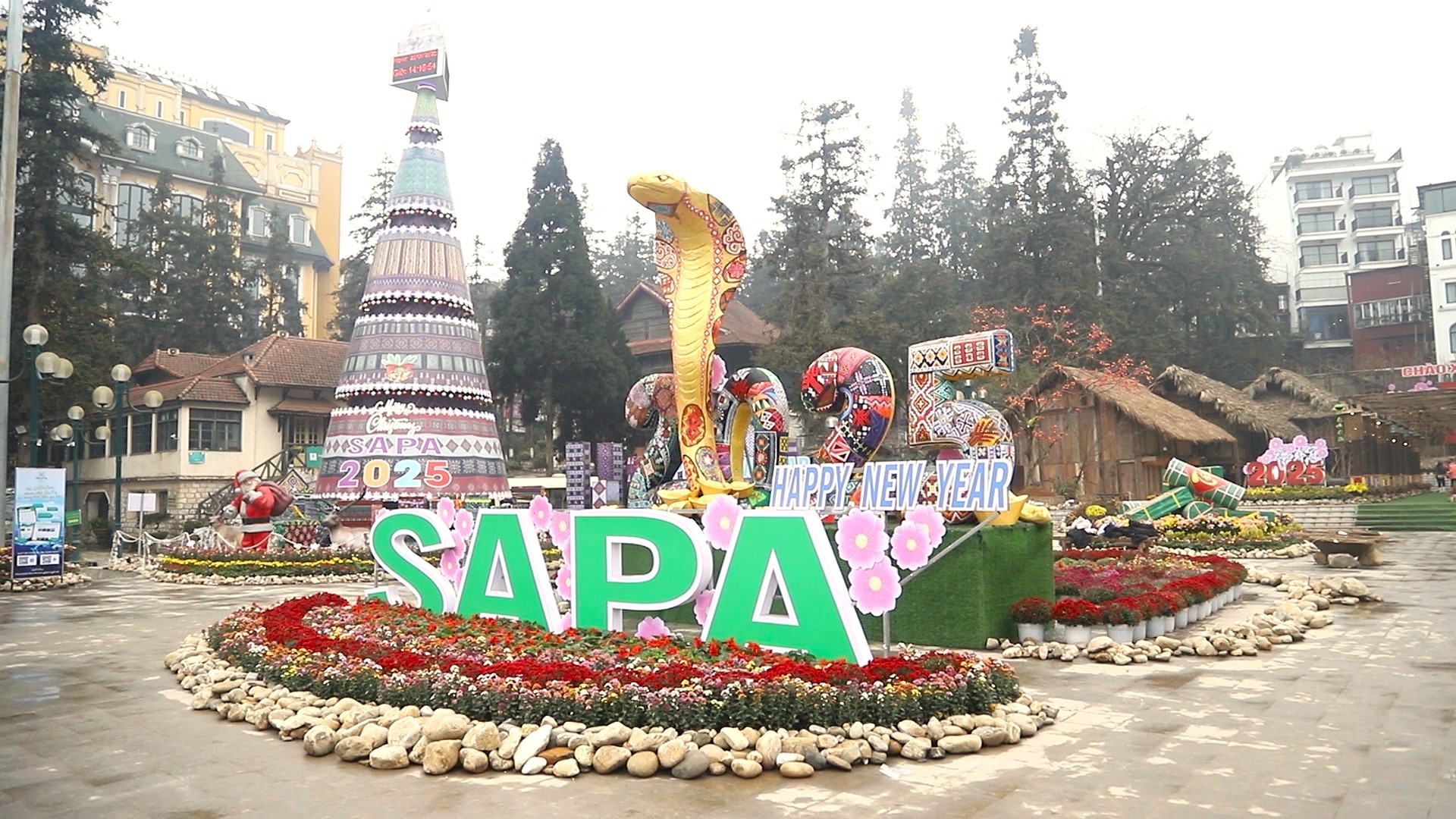 Linh Vật Rắn Ất Tỵ 2025 Tại Sa Pa: Hòa Quyện Văn Hóa và Tinh Hoa- Ảnh 1.