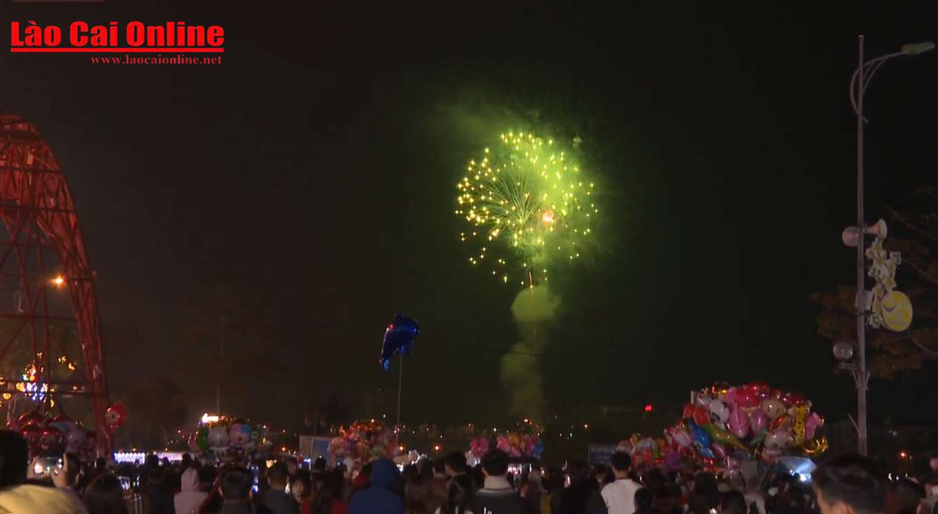 Lào Cai Tổ Chức Dạ Hội Chào Xuân Ất Tỵ 2025 và Màn Pháo Hoa Rực Rỡ Đêm 29 Tết- Ảnh 7.