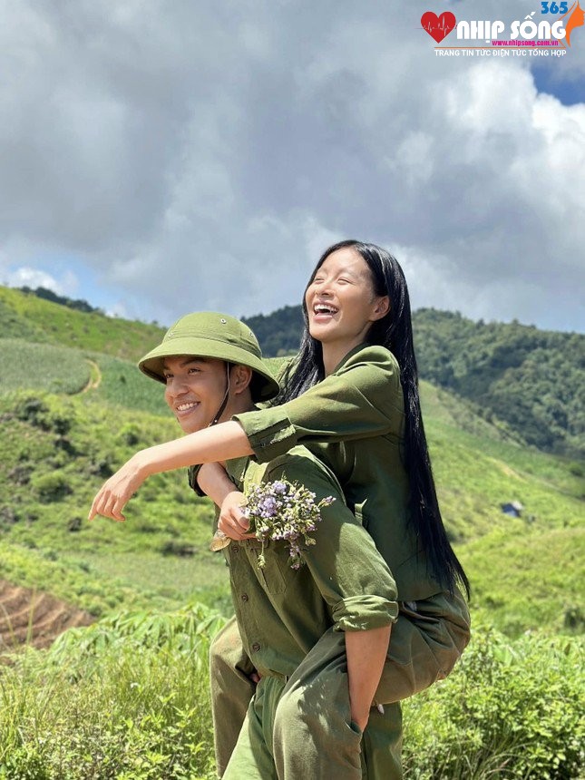 Huyền Trang có nhan sắc trong trẻo, nhẹ nhàng.