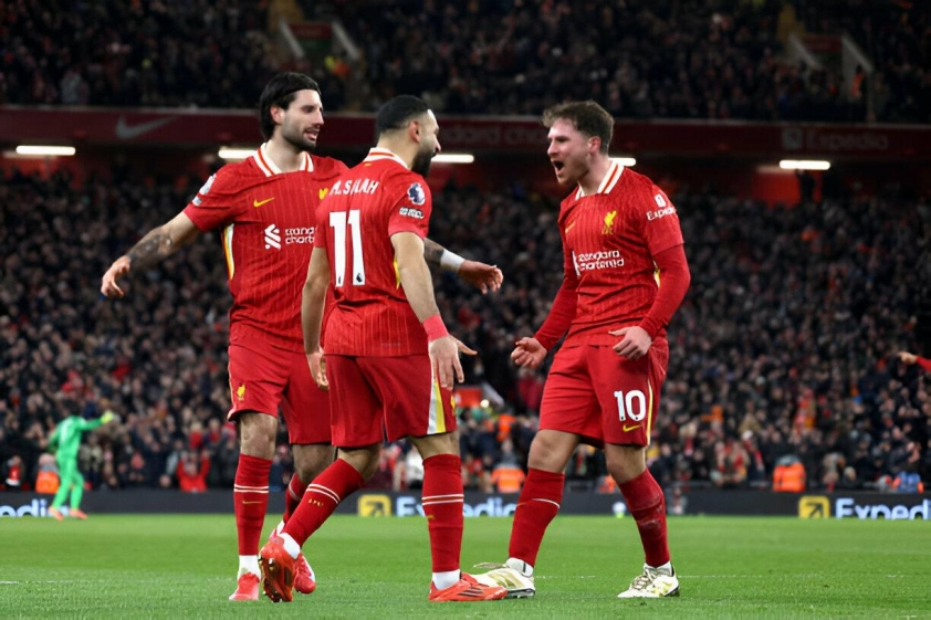 Liverpool thể hiện sức mạnh vượt trội trước Newcastle