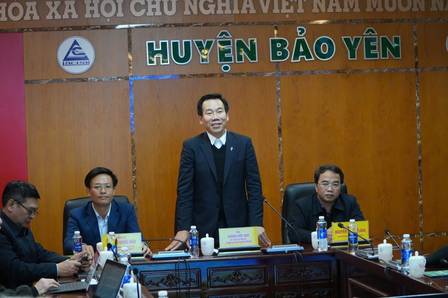 Khai mạc Trại sáng tác Văn học - Nghệ thuật tại huyện Bảo Yên- Ảnh 1. Đồng chí Dương Đức Huy, Uỷ viên Ban Thường vụ, Trưởng Ban Tuyên giáo Tỉnh uỷ Lào Cai phát biểu tại buổi Khai mạc Trại sáng tác