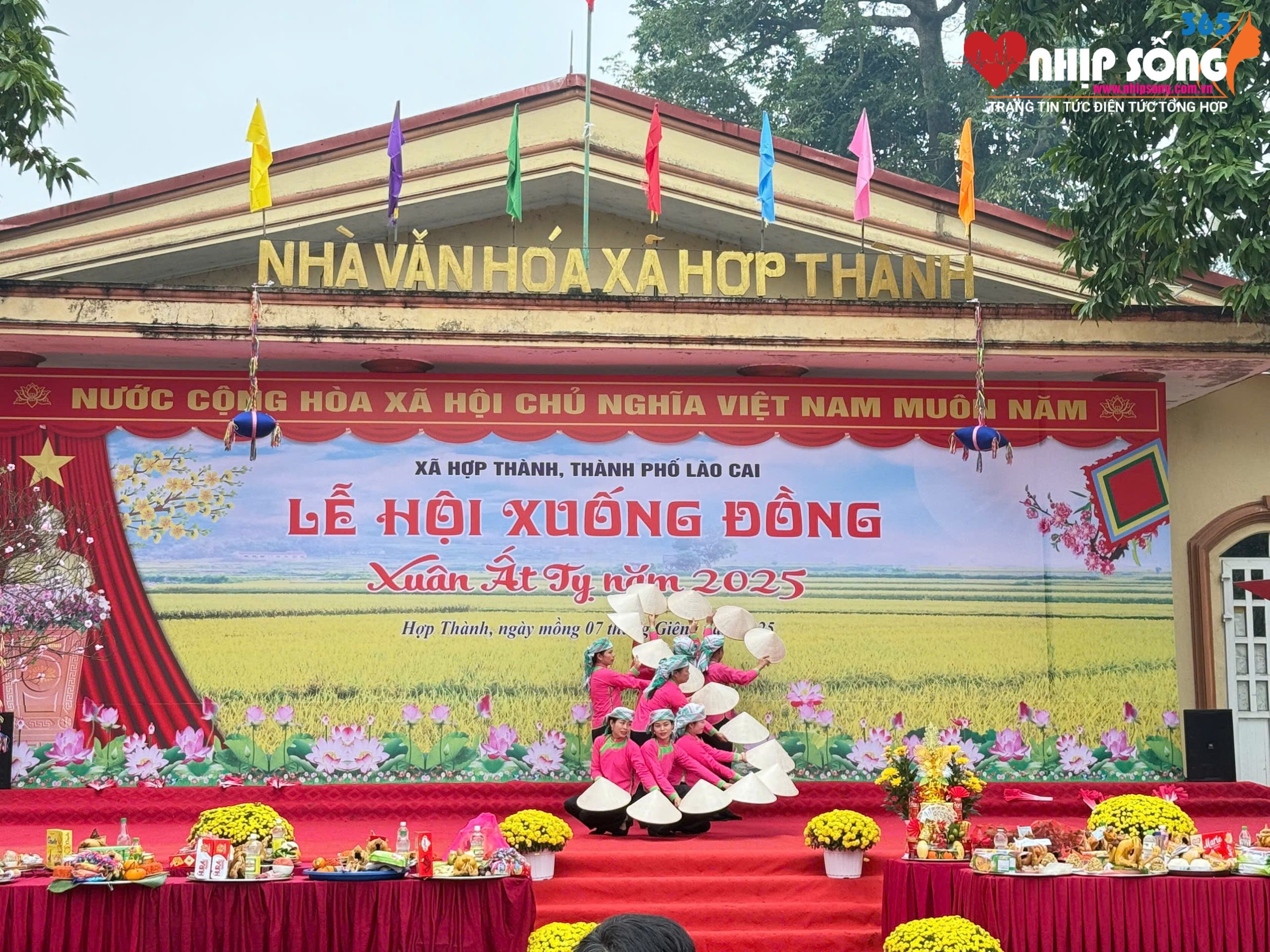 Lễ hội Xuống Đồng mừng Xuân tại xã Hợp Thành, thành phố Lào Cai- Ảnh 1.