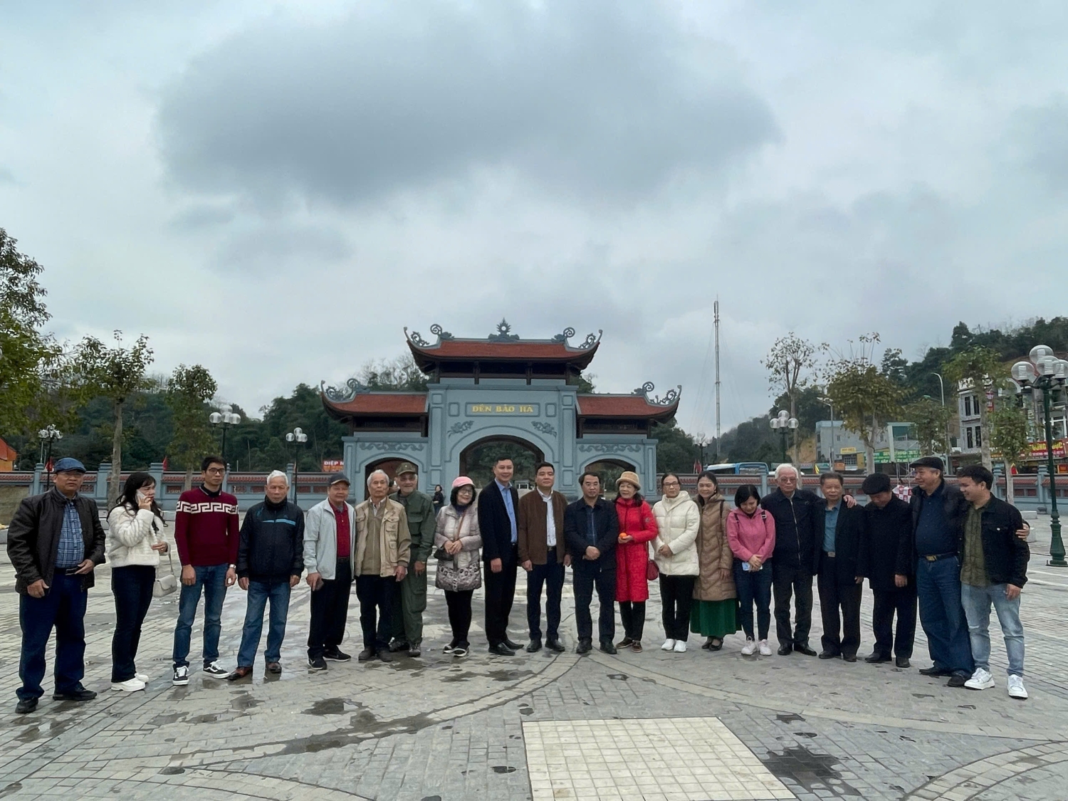 Khai mạc Trại sáng tác Văn học - Nghệ thuật tại huyện Bảo Yên- Ảnh 3.