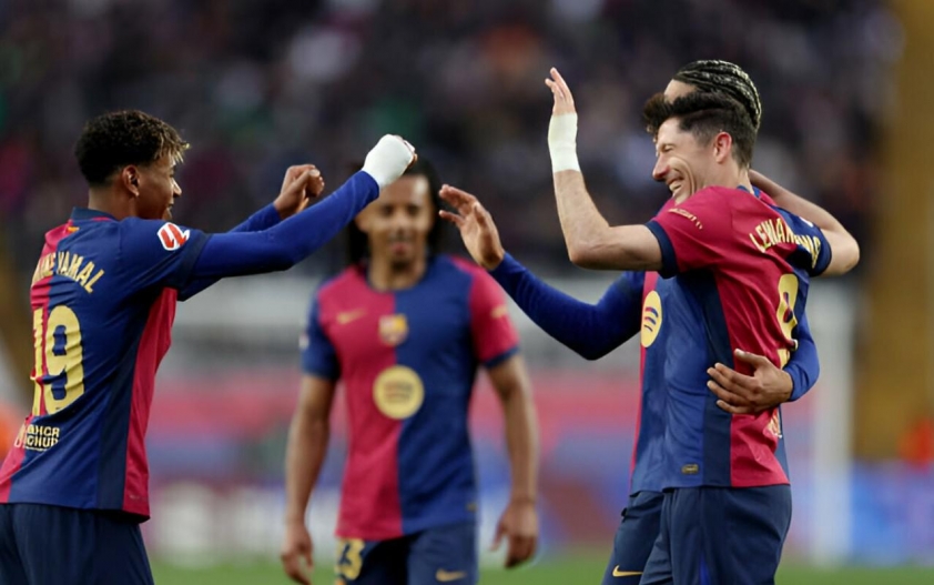 Barcelona đại thắng Real Sociedad, lấy lại ngôi đầu La Liga- Ảnh 2. Barca đang có chuỗi phong độ cao trên mọi đấu trường.