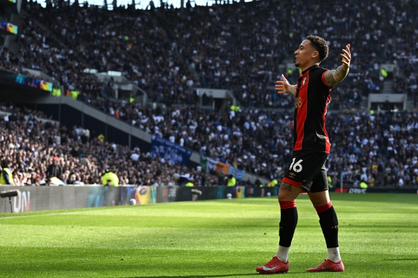 Tottenham thoát hiểm trên sân nhà, hòa kịch tính Bournemouth- Ảnh 1. Bournemouth gây bất ngờ khi vươn lên dẫn trước Tottenham