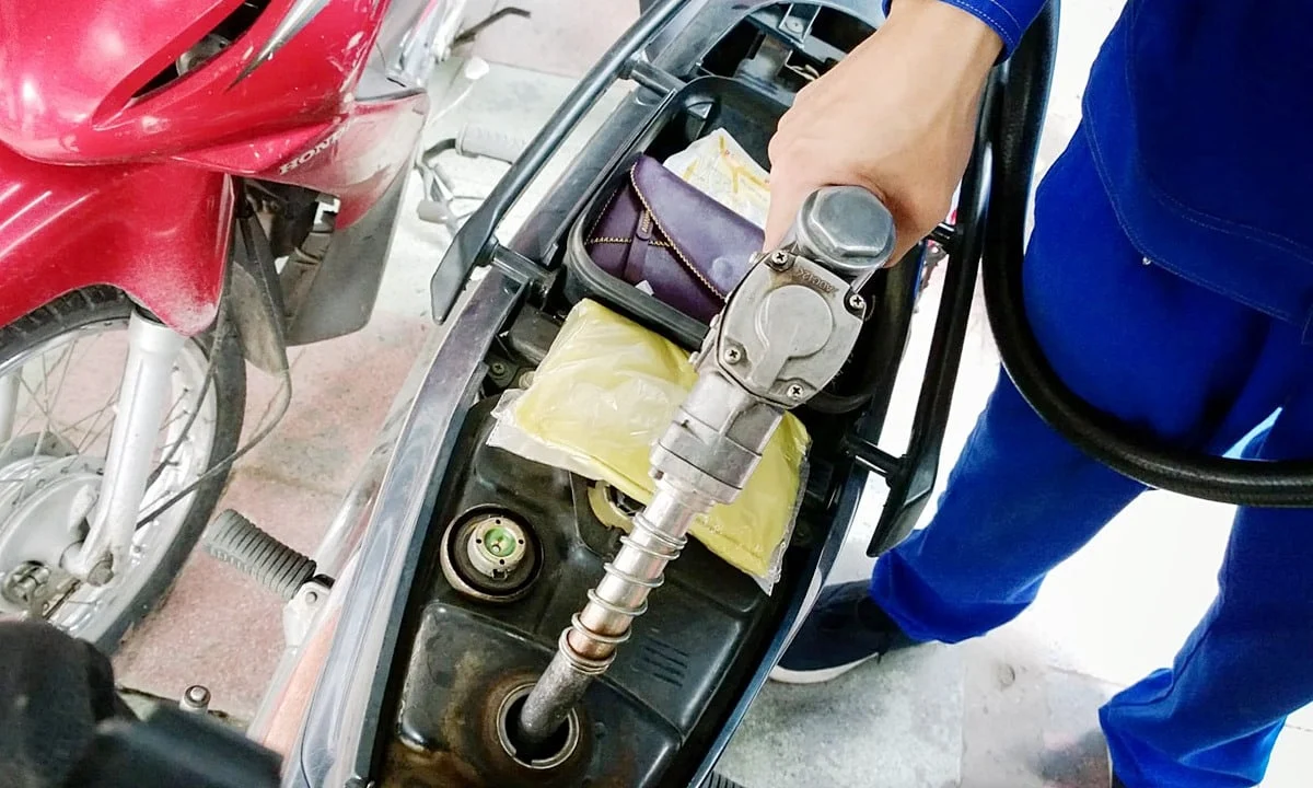 Giá xăng dầu hôm nay 23-3: Tiếp tục đà tăng trong tuần thứ hai- Ảnh 1. Giá xăng dầu hôm nay