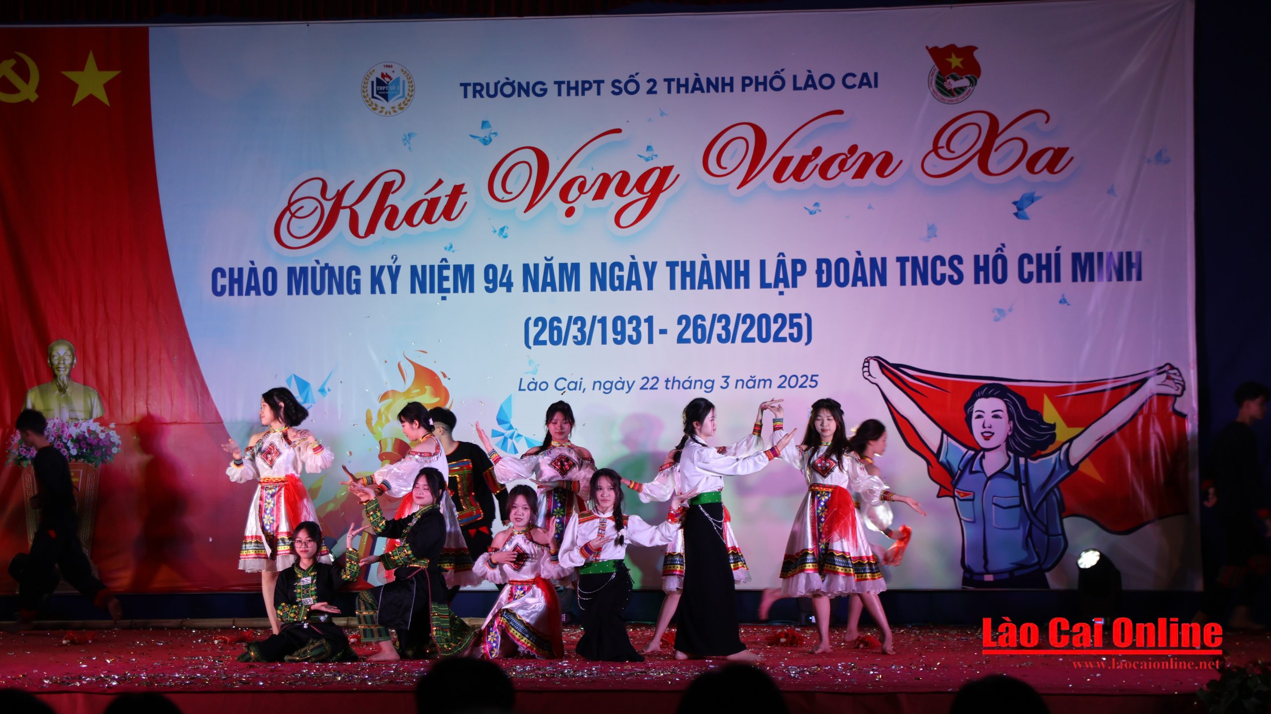 Sôi động đêm lửa trại "Khát vọng vươn xa" tại Trường THPT số 2 Thành phố Lào Cai- Ảnh 1.