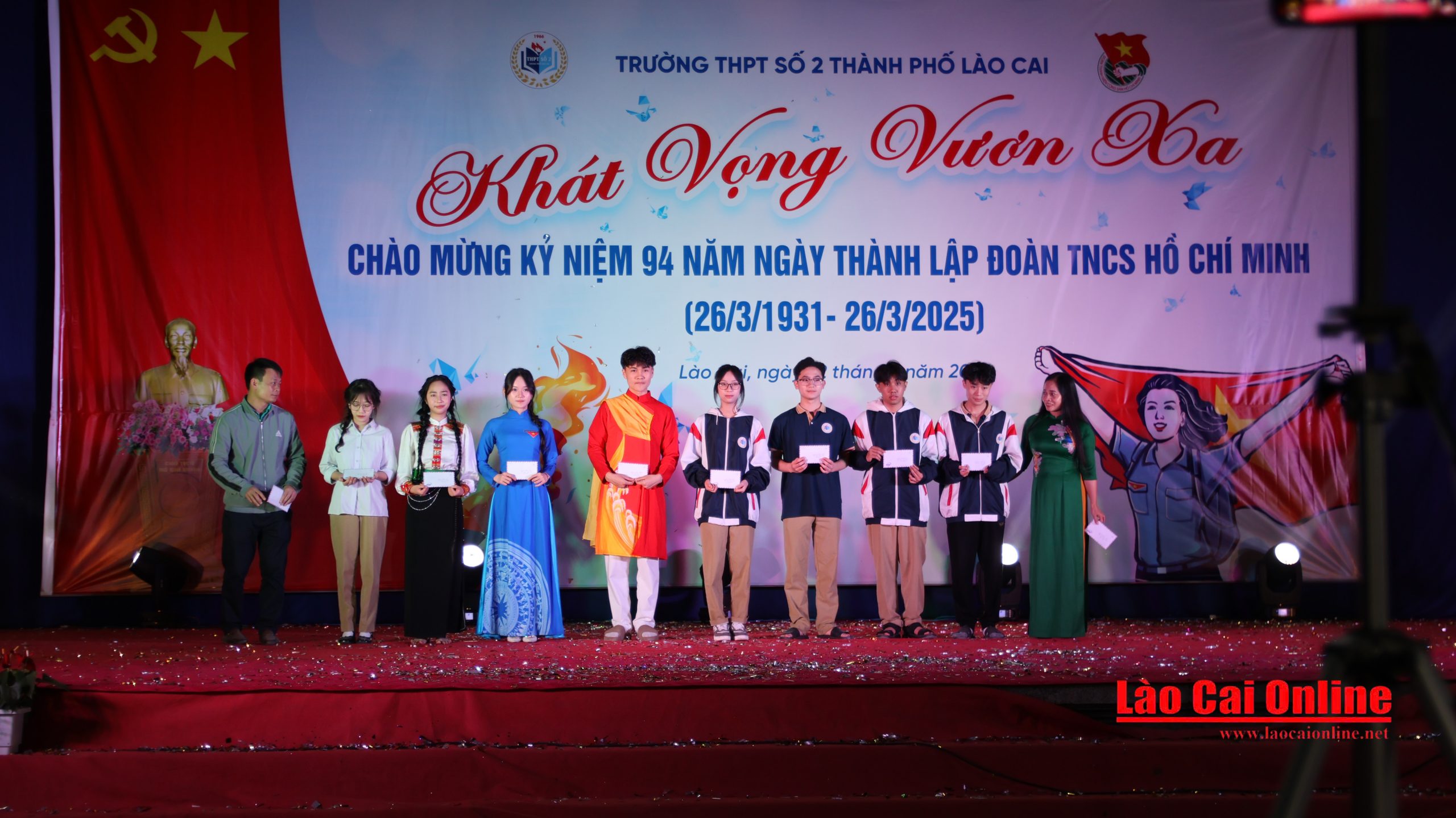 Sôi động đêm lửa trại "Khát vọng vươn xa" tại Trường THPT số 2 Thành phố Lào Cai- Ảnh 4.