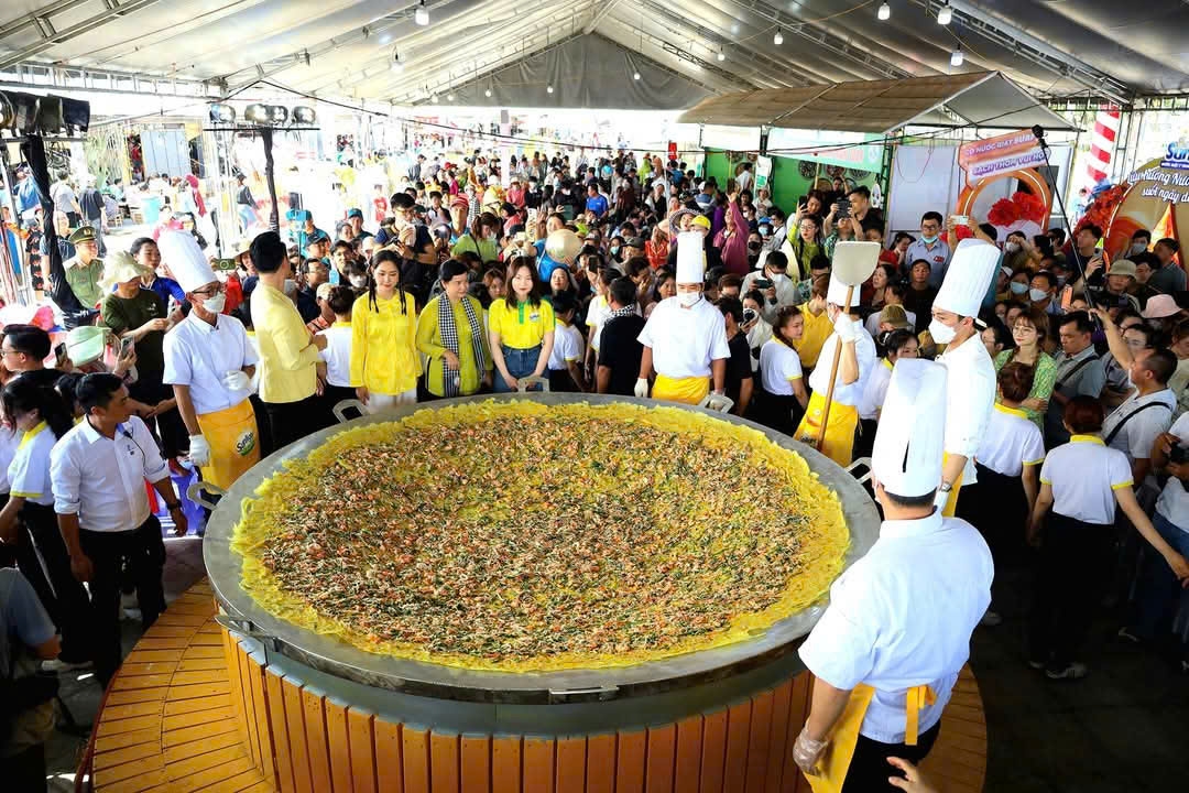 Không gian Lễ hội Bánh dân gian Nam Bộ năm 2024. (Ảnh Báo Dân Tộc)