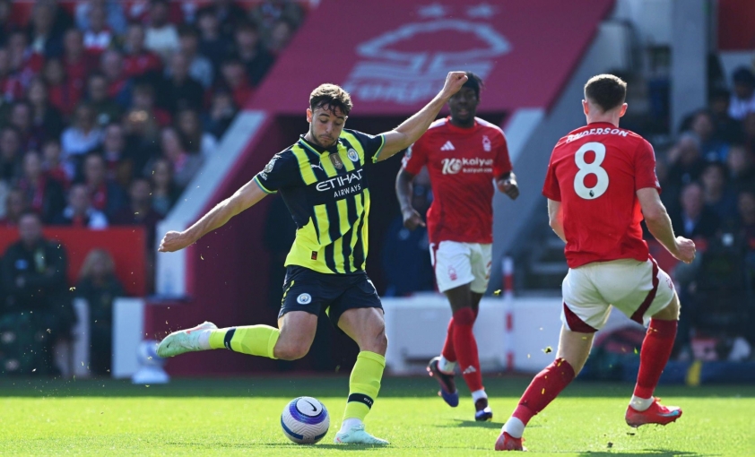 Cựu sao Chelsea tỏa sáng, Nottingham gieo sầu cho Man City- Ảnh 1. Man City tạo ra nhiều cơ hội nguy hiểm trước Nottingham Forest
