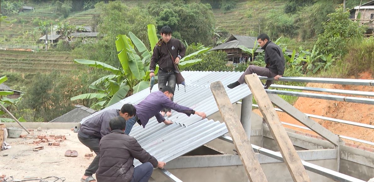 Hiệu quả từ phong trào xóa nhà tạm, nhà dột nát ở Hoàng Su Phì- Ảnh 1. Ngôi nhà của anh Vàng Seo Tiến được hoàn thiện với sự giúp đỡ góp công của người thân và bà con trong thôn Cóc Mưu Hạ. (Ảnh Báo Dân Tộc)