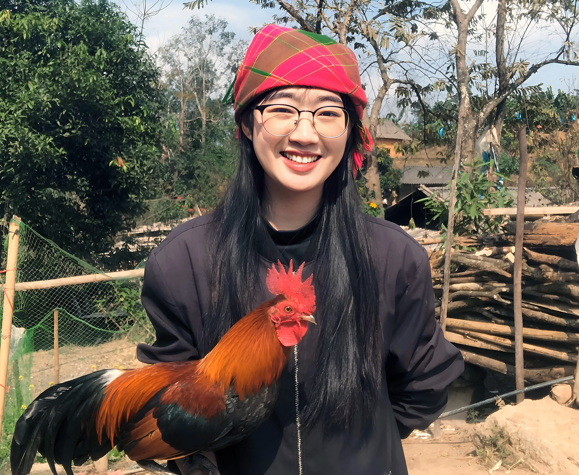 Phùng Thị Thúy hiện là sinh viên năm 3, ngành Quản lý hoạt động tư tưởng - văn hóa của Học viện Báo chí và Tuyên truyền. 