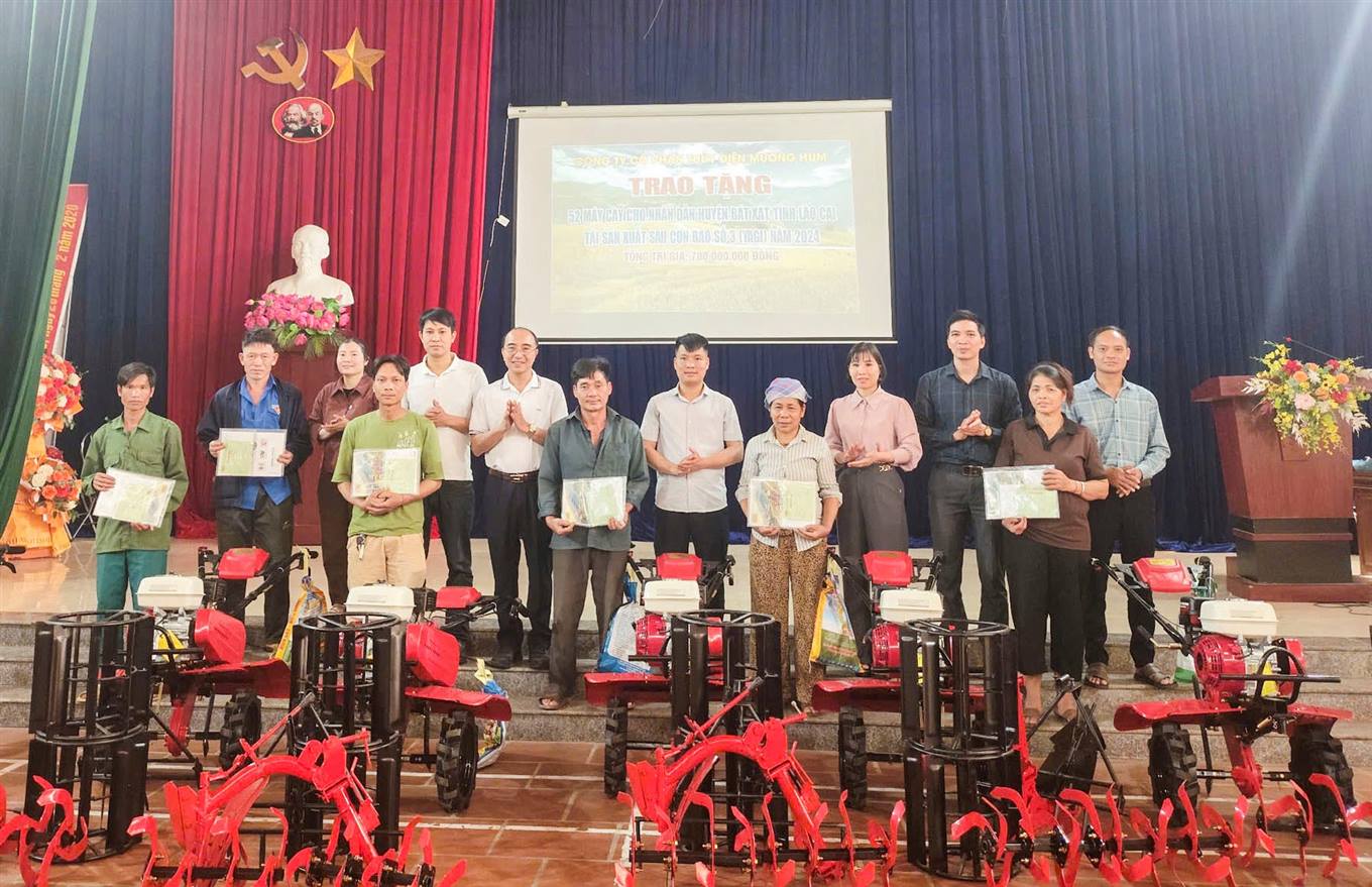 Công ty Cổ phần Thủy điện Mường Hum hỗ trợ 52 máy cày giúp hộ dân khắc phục thiên tai- Ảnh 1. Công ty Cổ phần Thủy điện Mường Hum hỗ trợ 52 máy cày giúp hộ dân khắc phục thiên tai- Ảnh 1.