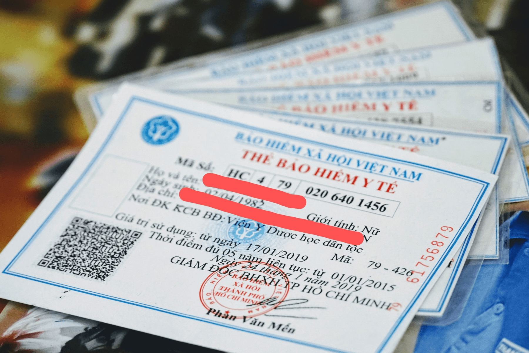 Thẻ bảo hiểm y tế giấy sẽ hết hạn từ ngày 31/5: Người dân cần chuyển sang thẻ điện tử- Ảnh 1. Hình ảnh minh họa