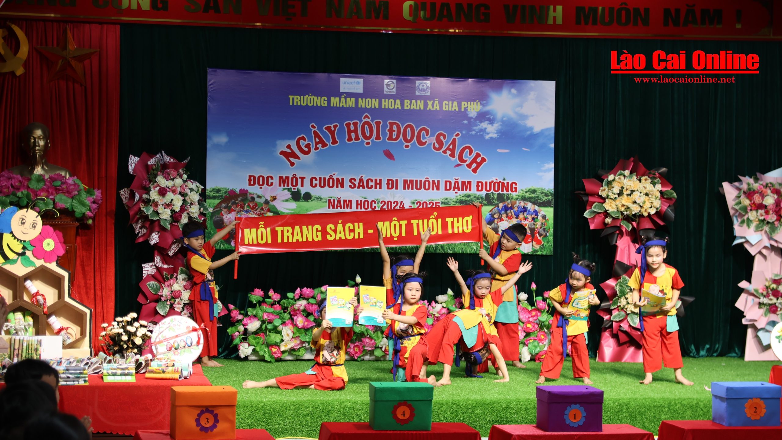 Trường Mầm non Hoa Ban tổ chức “Ngày hội đọc sách năm học 2024 – 2025: Lan tỏa văn hóa đọc tới cộng đồng- Ảnh 5. các tiết mục văn nghệ đặc sắc như múa “Tuổi thơ của bé”, nhảy hiện đại “Toca Toca”