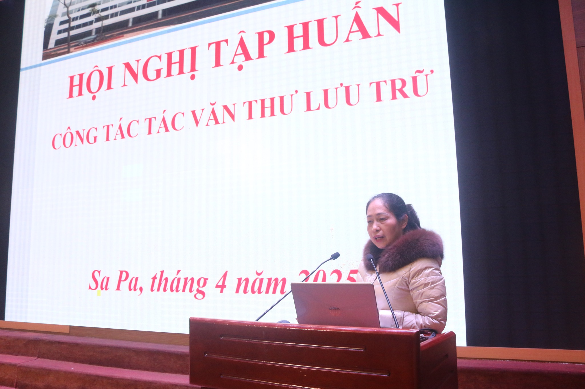 Hội nghị tập huấn nghiệp vụ văn thư, lưu trữ năm 2025: Nâng cao hiệu quả quản lý hành chính- Ảnh 3.