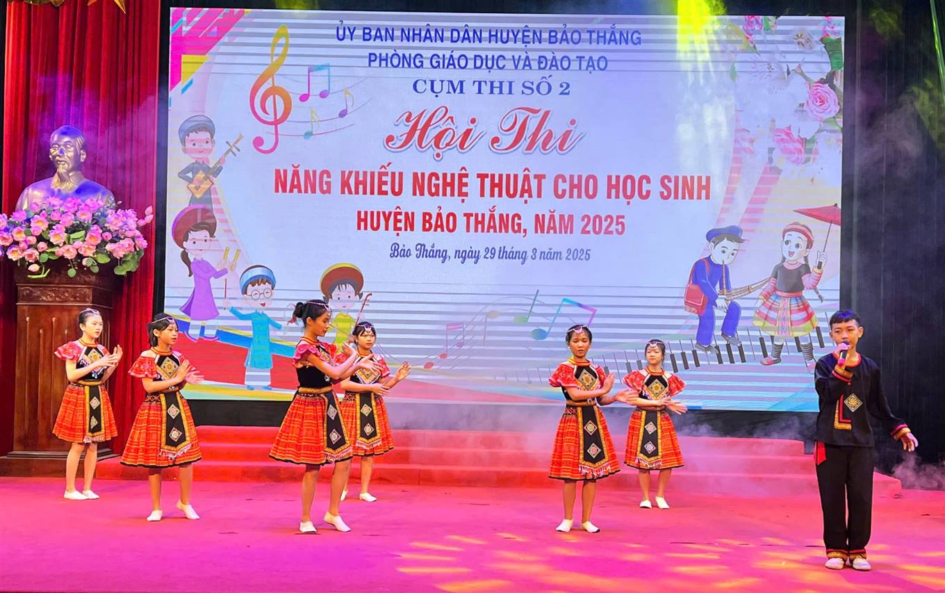Tiết mục văn nghệ tham gia hội thi. (Ảnh trang TTĐT huyện Bảo Thắng)