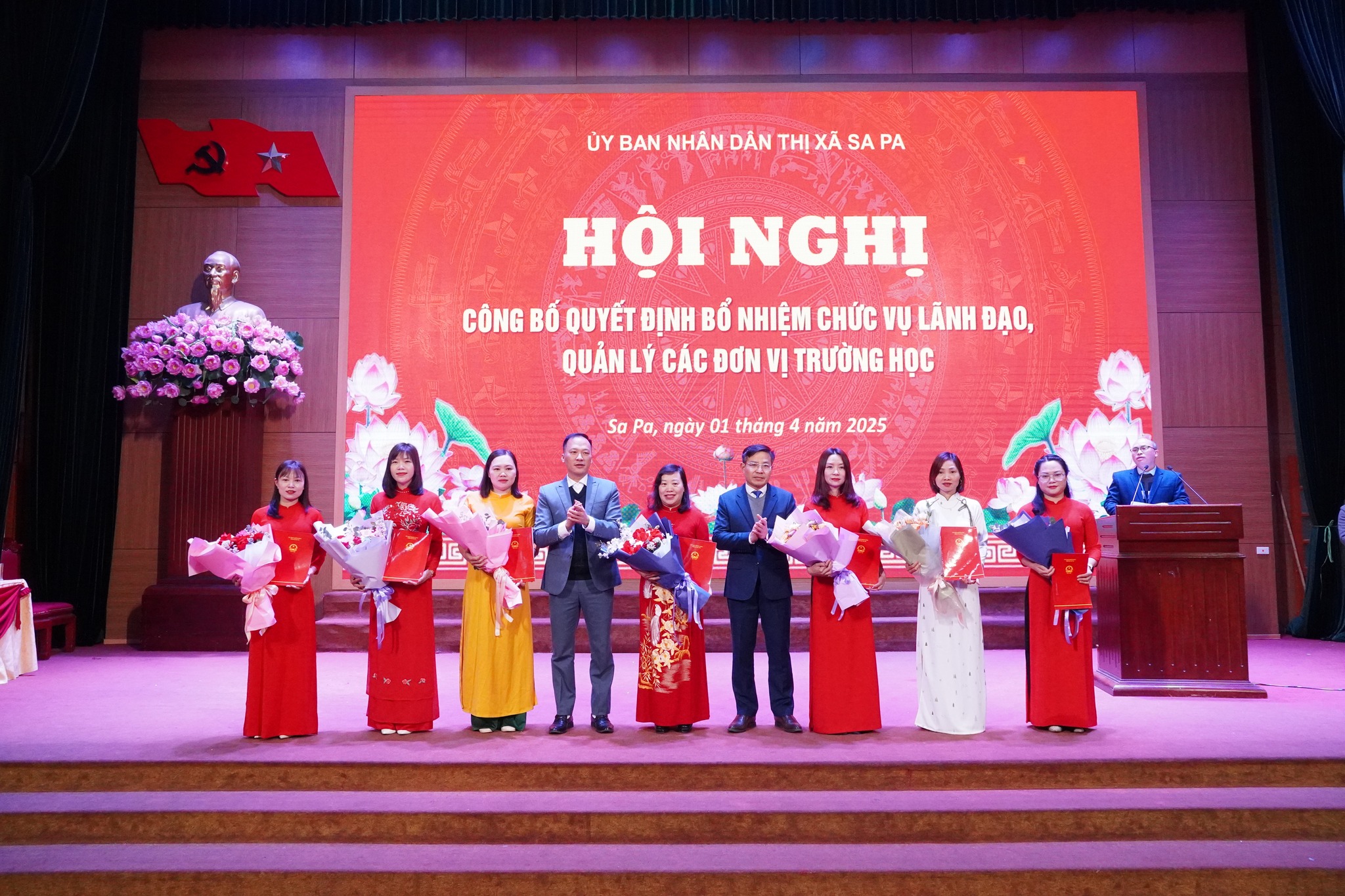 Sa Pa công bố quyết định bổ nhiệm lãnh đạo trường học theo kết luận 1000-KL/TU- Ảnh 2.