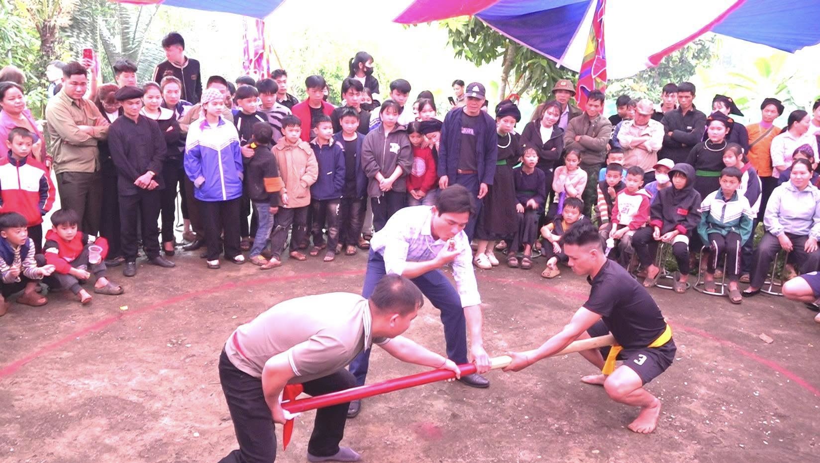 Lương Sơn rộn ràng tổ chức Lễ hội Đền Pịt năm 2025: Gìn giữ văn hóa truyền thống và tôn vinh tín ngưỡng Vua Hùng- Ảnh 5.