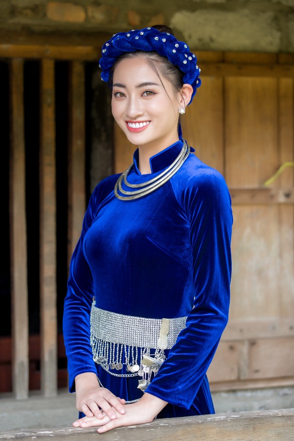 Lương Thùy Linh dịu dàng trong trang phục dân tộc Tày, tôn vinh bản sắc văn hóa trước lễ Quốc khánh- Ảnh 4.