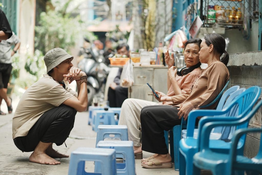 Hồng Đào - Việt Hương rưng rưng nhớ tuổi thơ khi bước vào bối cảnh phim “Cục vàng của ngoại”- Ảnh 1.