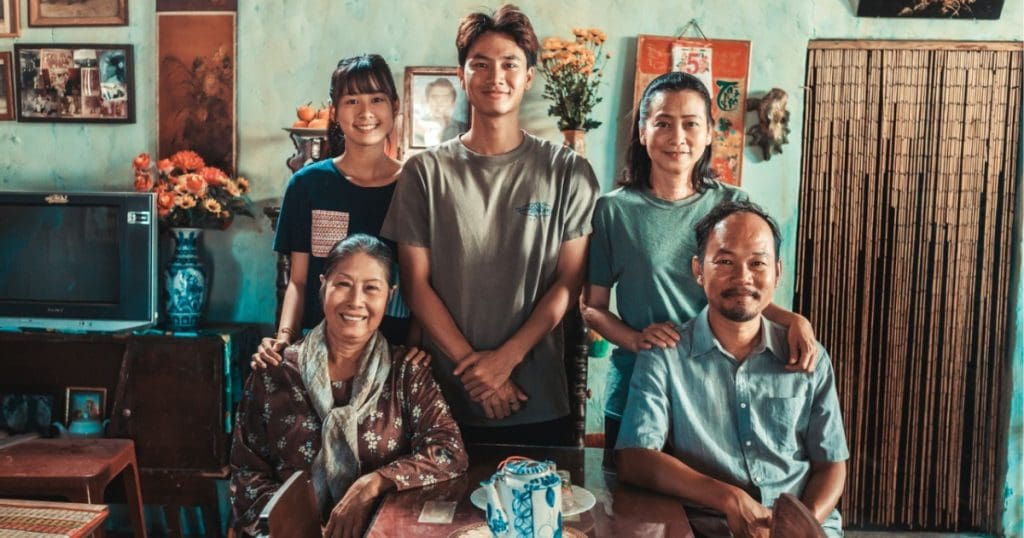 “Lật mặt 8: Vòng tay nắng” của Lý Hải trở thành phim Việt đầu tiên được chiếu tại 4 châu lục- Ảnh 1.