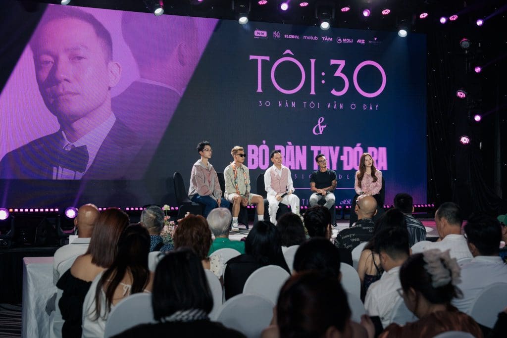 Đinh Tiến Đạt trình làng E.P kỷ niệm 30 năm ca hát, tung MV "Bỏ bàn tay đó ra" với sự góp mặt của dàn anh tài- Ảnh 5.