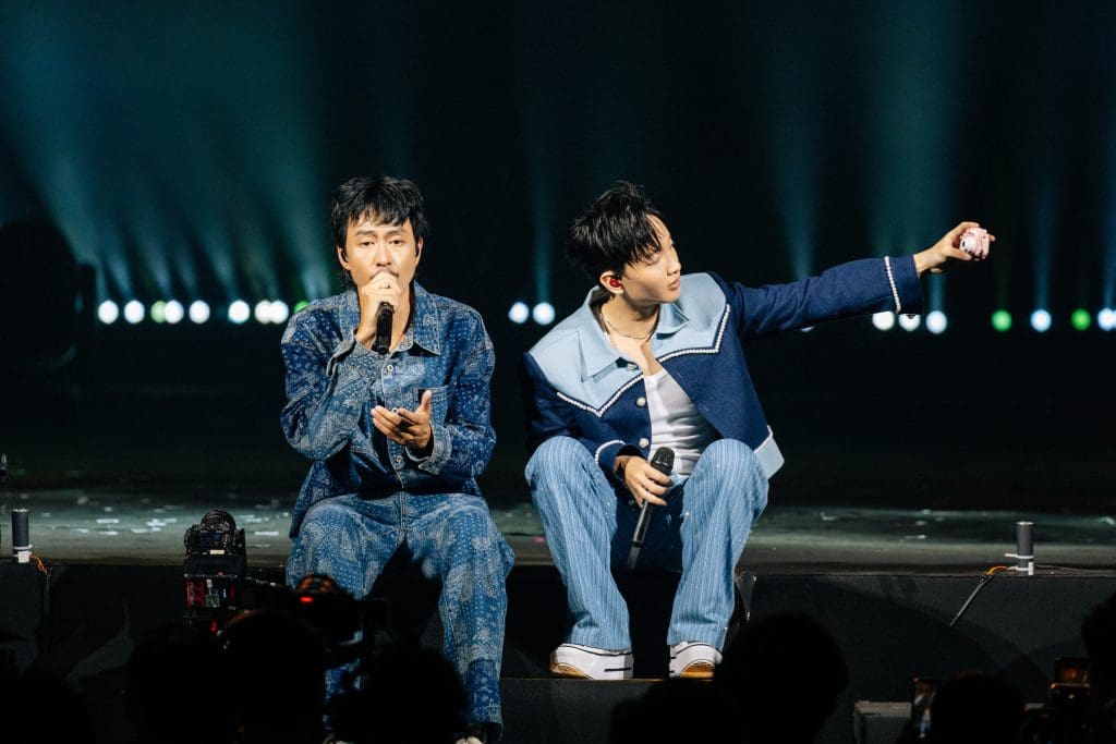 Hoàng Dũng - Đen gửi thông điệp ý nghĩa “bình yên sẽ đến” trong ca khúc hot nhất nhì sau concert "Xoay tròn"- Ảnh 2.