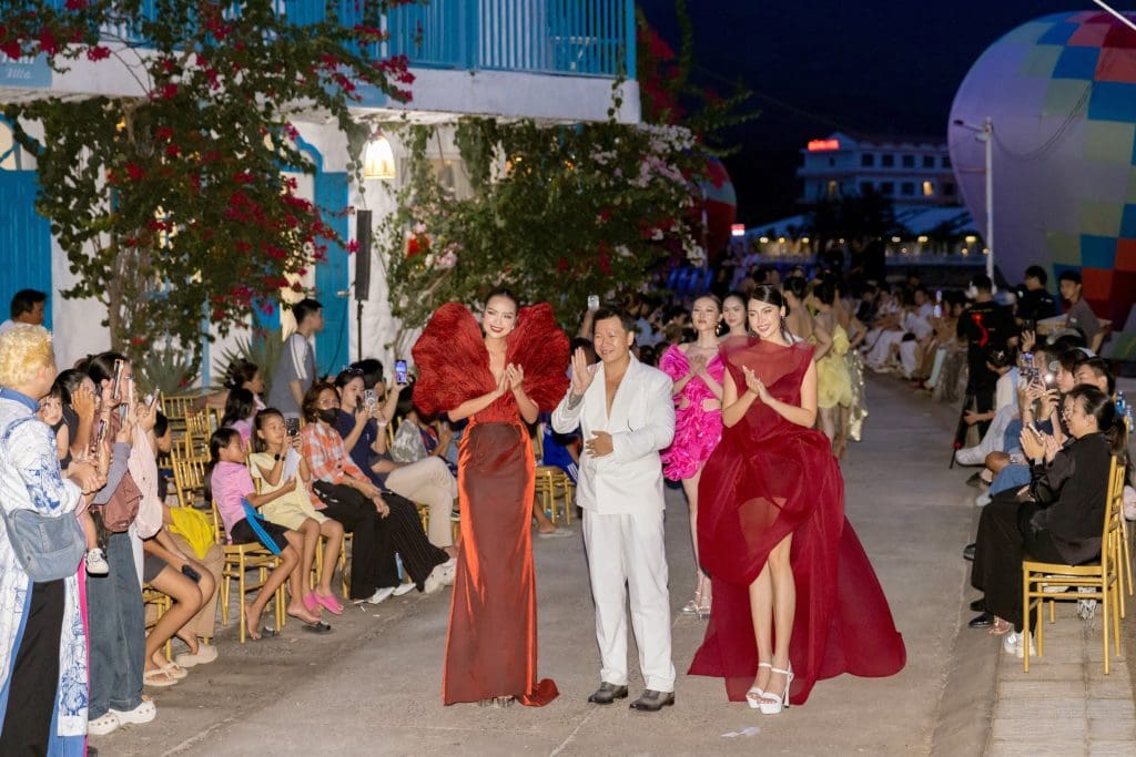 Ngọc Châu diễn vedette, Thu Uyên mở màn BST mới của NTK Hoàng Minh Hà tại Miss Ocean Fashion Show 2025- Ảnh 10.