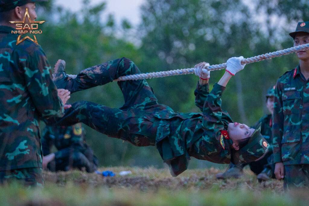 "Sao nhập ngũ" tập 5: Trang Pháp gây bất ngờ, Diệu Nhi giữ vững phong độ trong hội thao leo dây ngang- Ảnh 3.