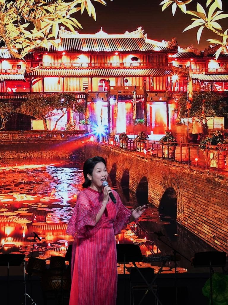 Diva Mỹ Linh đại diện Việt Nam cất tiếng hát tại Expo 2025 Osaka- Ảnh 3.