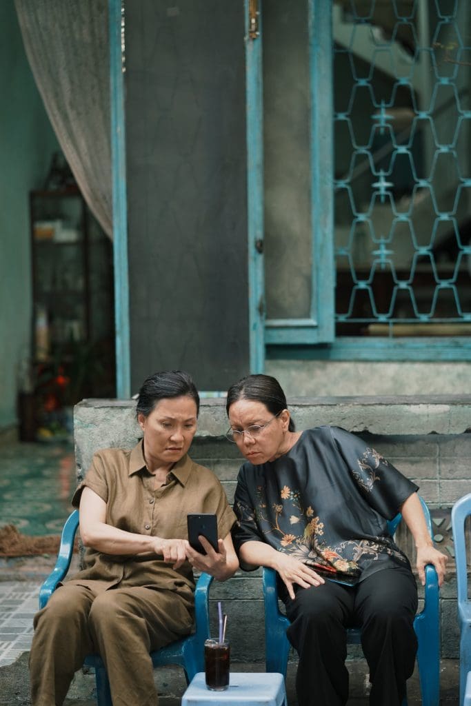 Hồng Đào - Việt Hương rưng rưng nhớ tuổi thơ khi bước vào bối cảnh phim “Cục vàng của ngoại”- Ảnh 6.