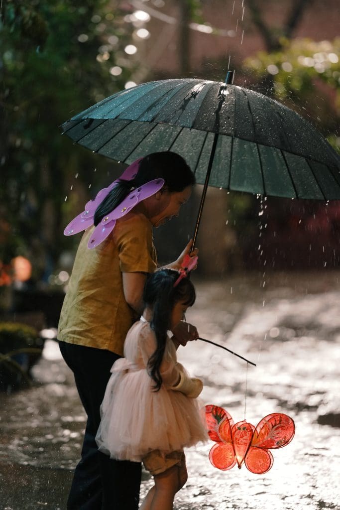 Hồng Đào - Việt Hương rưng rưng nhớ tuổi thơ khi bước vào bối cảnh phim “Cục vàng của ngoại”- Ảnh 5.