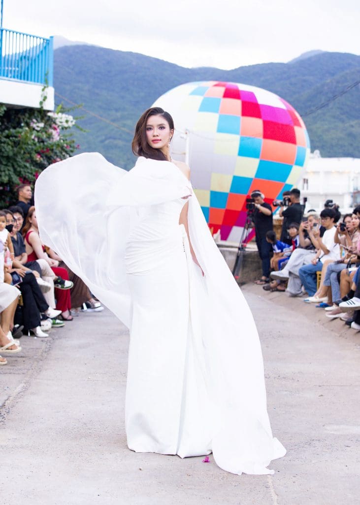 Ngọc Châu diễn vedette, Thu Uyên mở màn BST mới của NTK Hoàng Minh Hà tại Miss Ocean Fashion Show 2025- Ảnh 5.