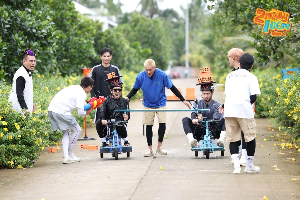 "2 ngày 1 đêm" tập 82: Lê Dương Bảo Lâm gặp chấn thương, Trường Giang "nổi đóa" vì HIEUTHUHAI bị vua trò chơi "tấn công"- Ảnh 8.