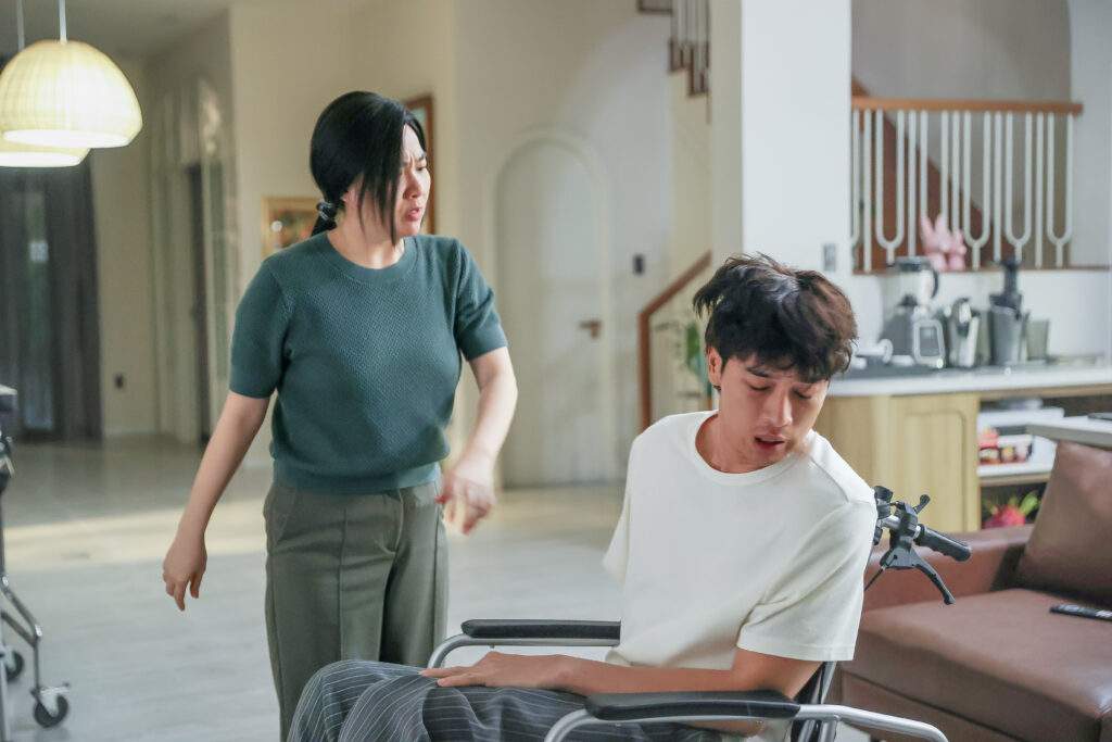 Phim "Chị ngã em nâng" hé lộ màn khịa nhau đỉnh cao giữa Lê Khánh và Uyển Ân- Ảnh 5.