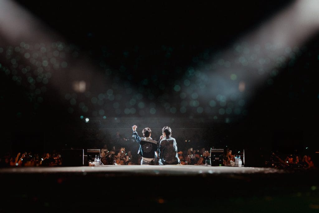 Hoàng Dũng - Đen gửi thông điệp ý nghĩa “bình yên sẽ đến” trong ca khúc hot nhất nhì sau concert "Xoay tròn"- Ảnh 6.