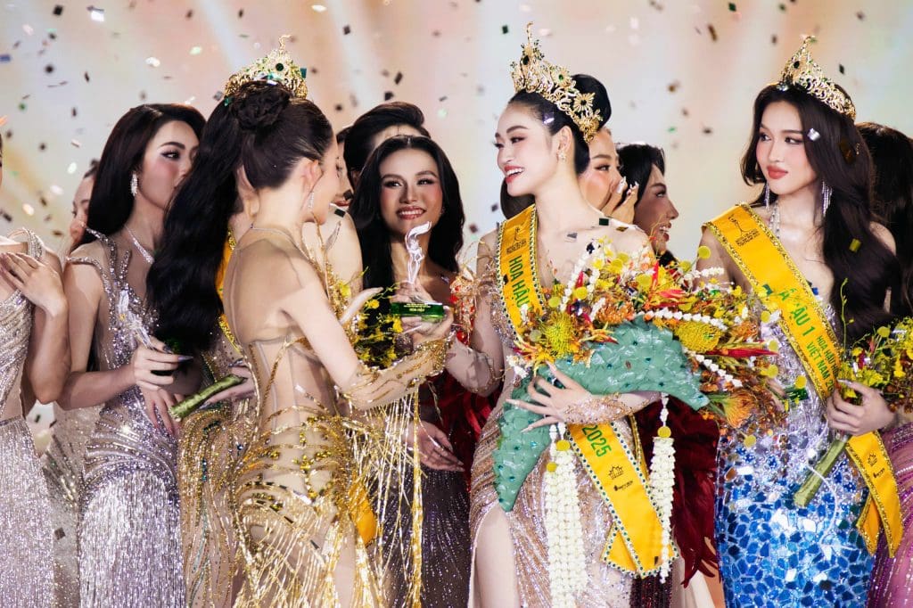 Nguyễn Thị Yến Nhi đăng quang "Miss Grand Vietnam 2025", có 2 tuần chuẩn bị thi quốc tế- Ảnh 1.