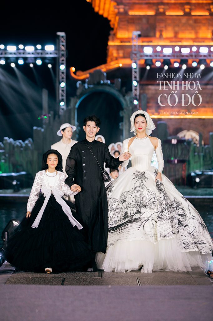 Nguyễn Minh Công “biến hóa” 20 loại bánh dân gian miền Tây lên sàn runway trong triển lãm 10 năm làm nghề- Ảnh 6.