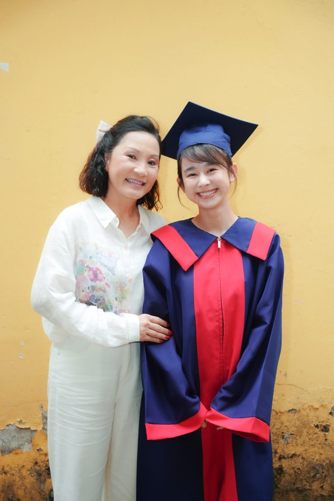 Từ TikToker “lấn sân” sang môn nghệ thuật thứ 7, Thư Đan - Hoàng Anh Panda ghi dấu ấn trong "Cục vàng của ngoại"- Ảnh 4. Từ TikToker “lấn sân” sang môn nghệ thuật thứ 7, Thư Đan - Hoàng Anh Panda ghi dấu ấn trong "Cục vàng của ngoại"- Ảnh 4.