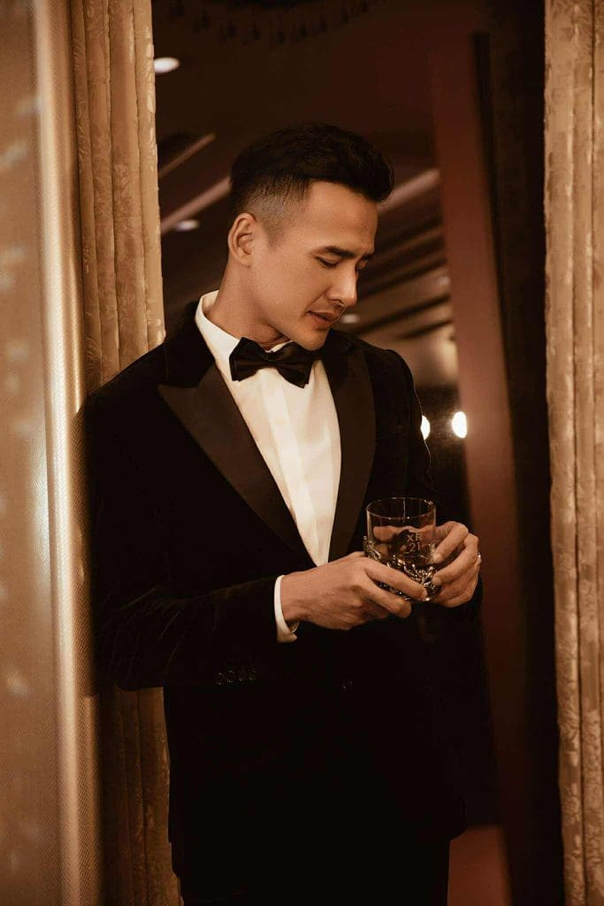 Lương Thế Thành trở lại điện ảnh sau 13 năm, đối đầu Anh Tú Atus trong "Hoàng tử quỷ"- Ảnh 4. Lương Thế Thành trở lại điện ảnh sau 13 năm, đối đầu Anh Tú Atus trong "Hoàng tử quỷ"- Ảnh 4.