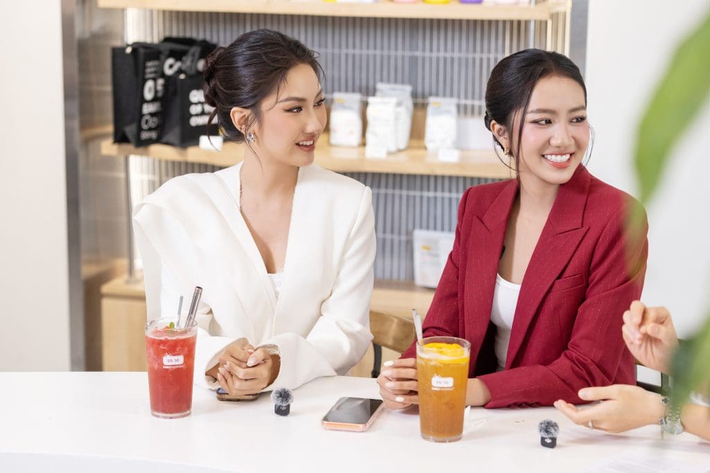 2 hoa hậu Phương Linh - Trúc Linh làm đại sứ "Tinh hoa Việt", lan tỏa tinh thần phụ nữ Việt hiện đại- Ảnh 5. 2 hoa hậu Phương Linh - Trúc Linh làm đại sứ "Tinh hoa Việt", lan tỏa tinh thần phụ nữ Việt hiện đại- Ảnh 5.