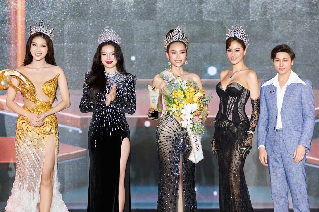 Dương Thị Hồng Vy - Tạ Minh Quý được vinh danh Hoa hậu – Nam vương Đại sứ Miss - Mister Celebrity Vietnam 2025- Ảnh 2. Dương Thị Hồng Vy - Tạ Minh Quý được vinh danh Hoa hậu – Nam vương Đại sứ Miss - Mister Celebrity Vietnam 2025- Ảnh 2.