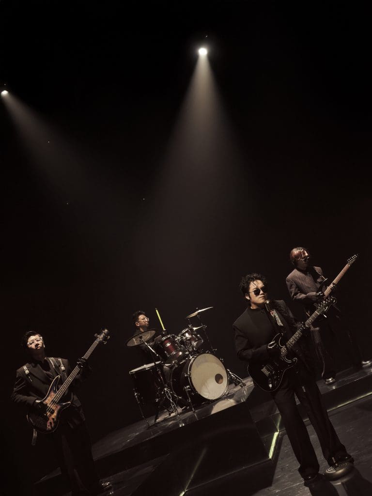 Chillies chính thức ra mắt “GOLD”, đĩa đơn mở đường cho Album phòng thu thứ 2 “KIM”- Ảnh 3.