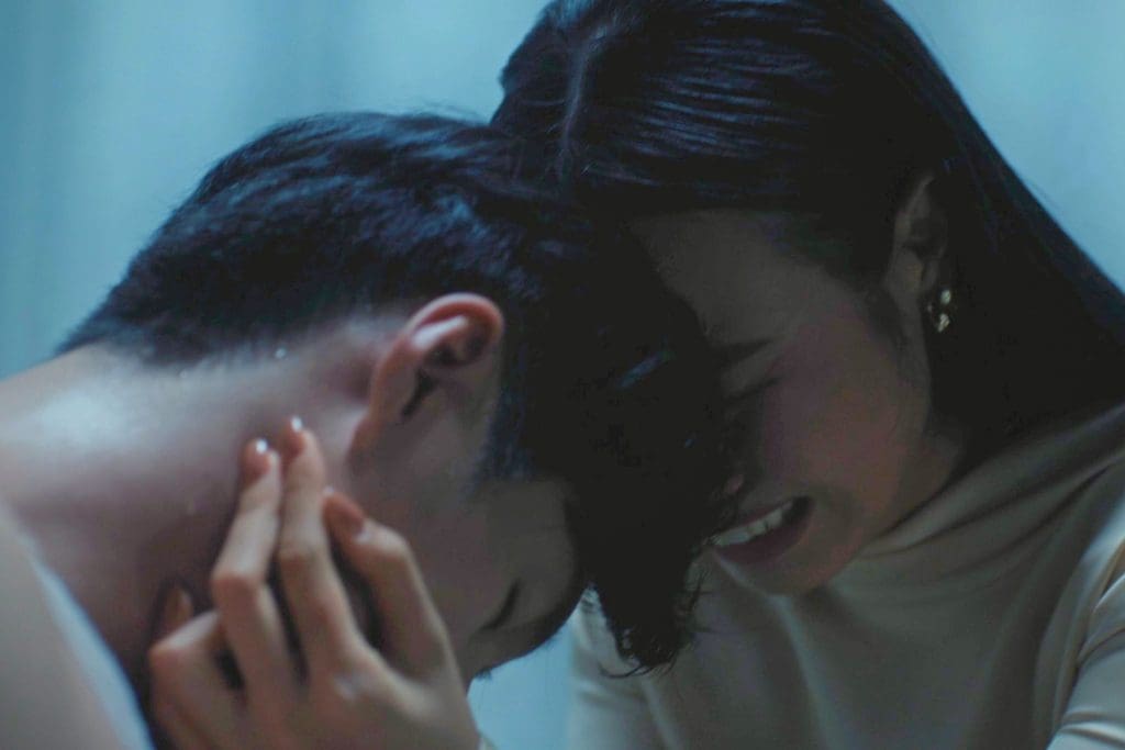 Otis Nhật Trường và á hậu Thủy Tiên khóc cạn nước mắt trong "Cô đừng hòng thoát khỏi tôi"- Ảnh 3.